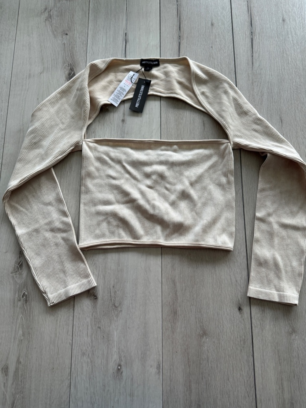 Pretty Little Thing Contour Rib Sleeve Detail Crop Top CREAM Large NWT IN PKG - Picture 5 of 11